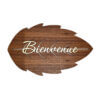 Tableau découpé en bois en forme de feuille avec texte "Bienvenue"
